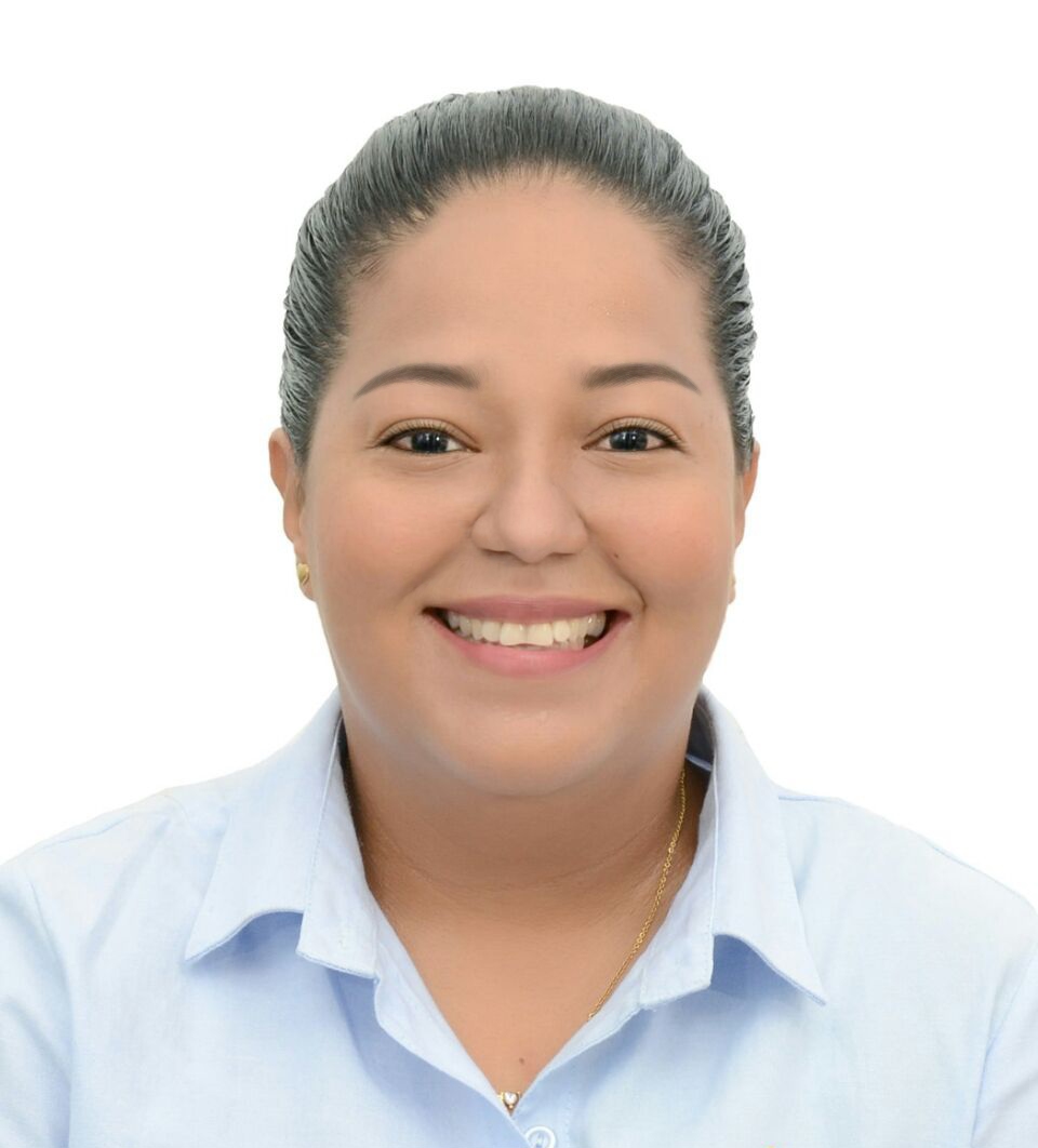 Lisalia Elena Santodomingo Carrera representante de Docentes